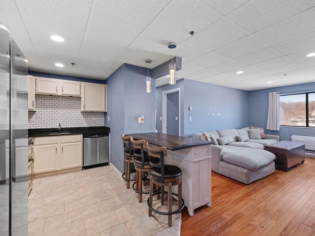 Condominium at 64 Foster St # 403, Peabody MA 01960, Peabody, photo 15 of 27