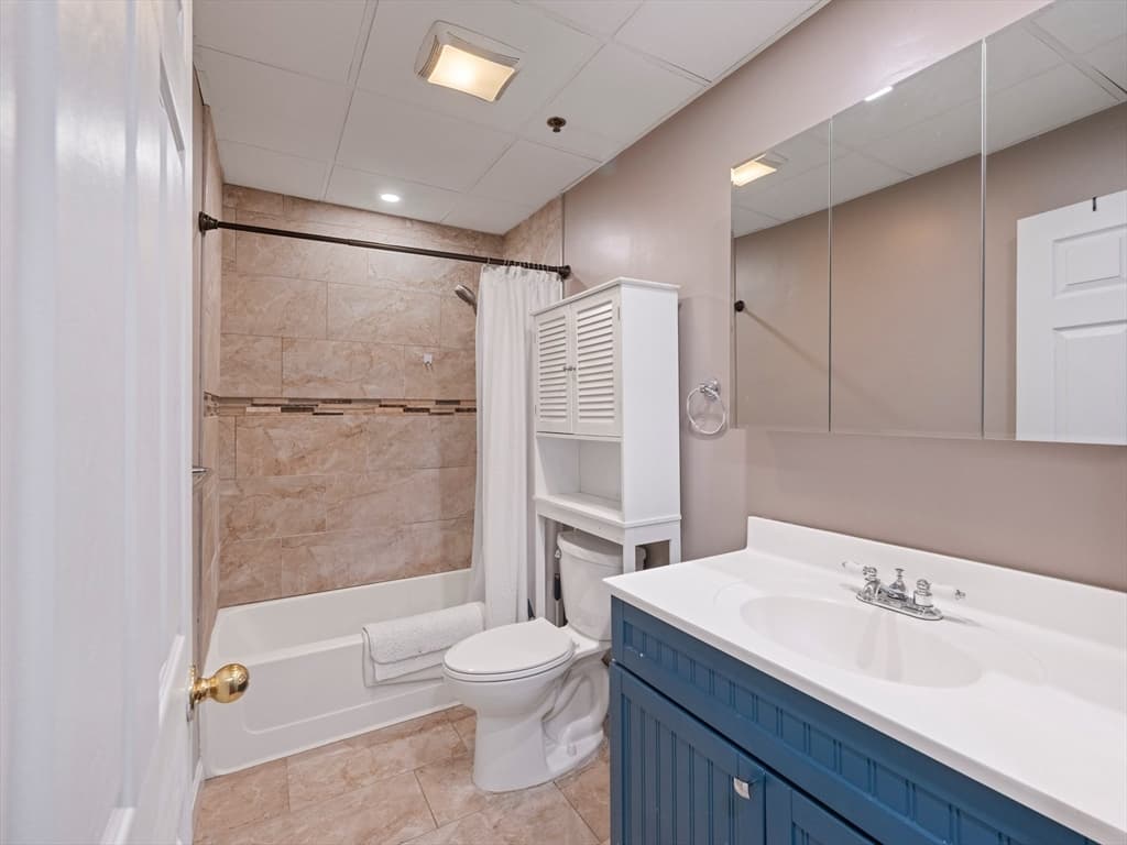 Condominium at 64 Foster St # 403, Peabody MA 01960, Peabody, photo 21 of 27