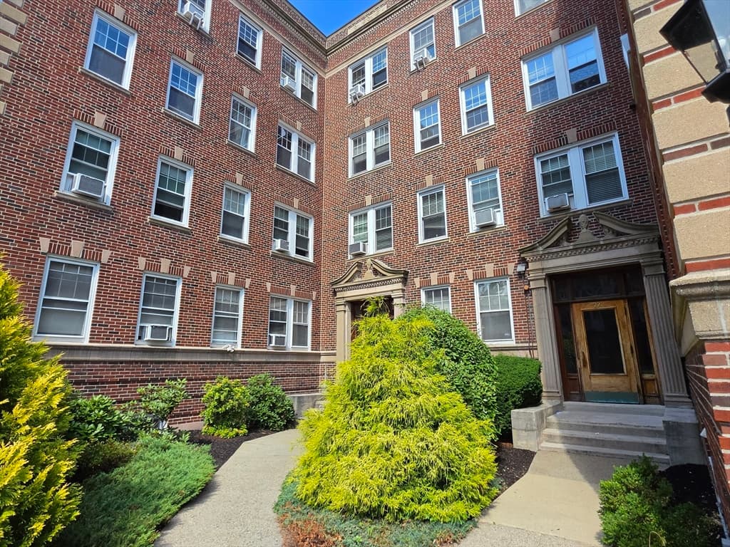 Condominium at 22 Concord Avenue # 11, Cambridge MA 02138, Cambridge, photo 2 of 19