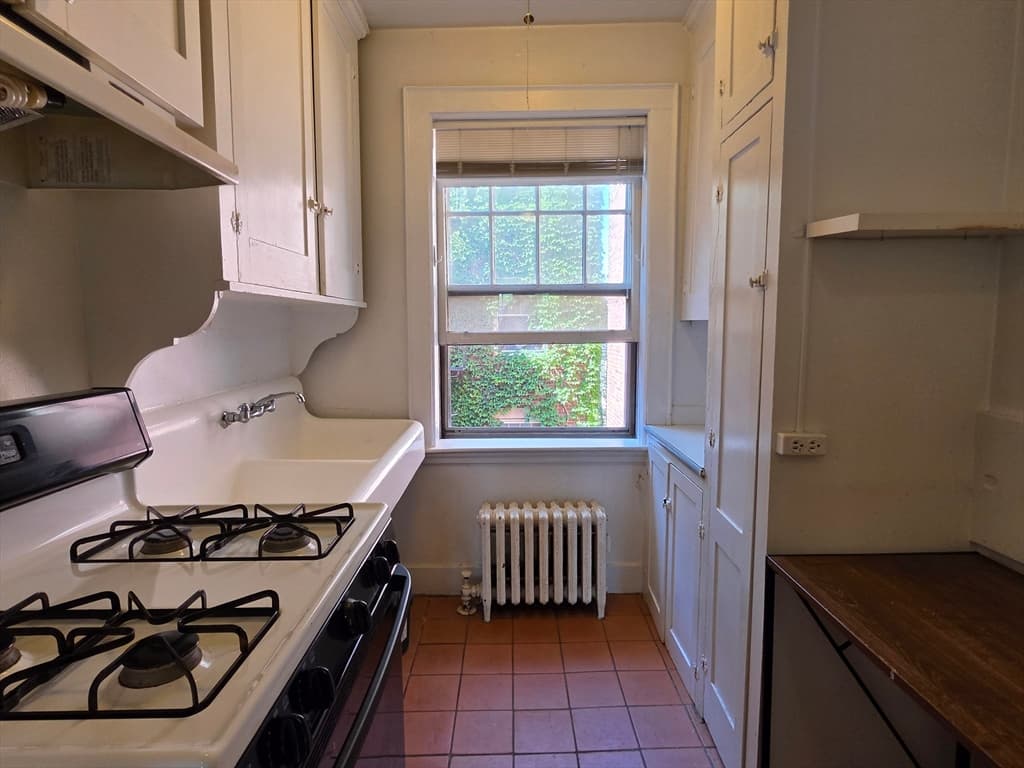 Condominium at 22 Concord Avenue # 11, Cambridge MA 02138, Cambridge, photo 7 of 19