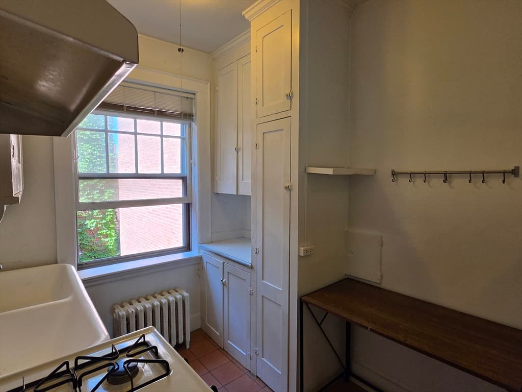 Condominium at 22 Concord Avenue # 11, Cambridge MA 02138, Cambridge, photo 9 of 19