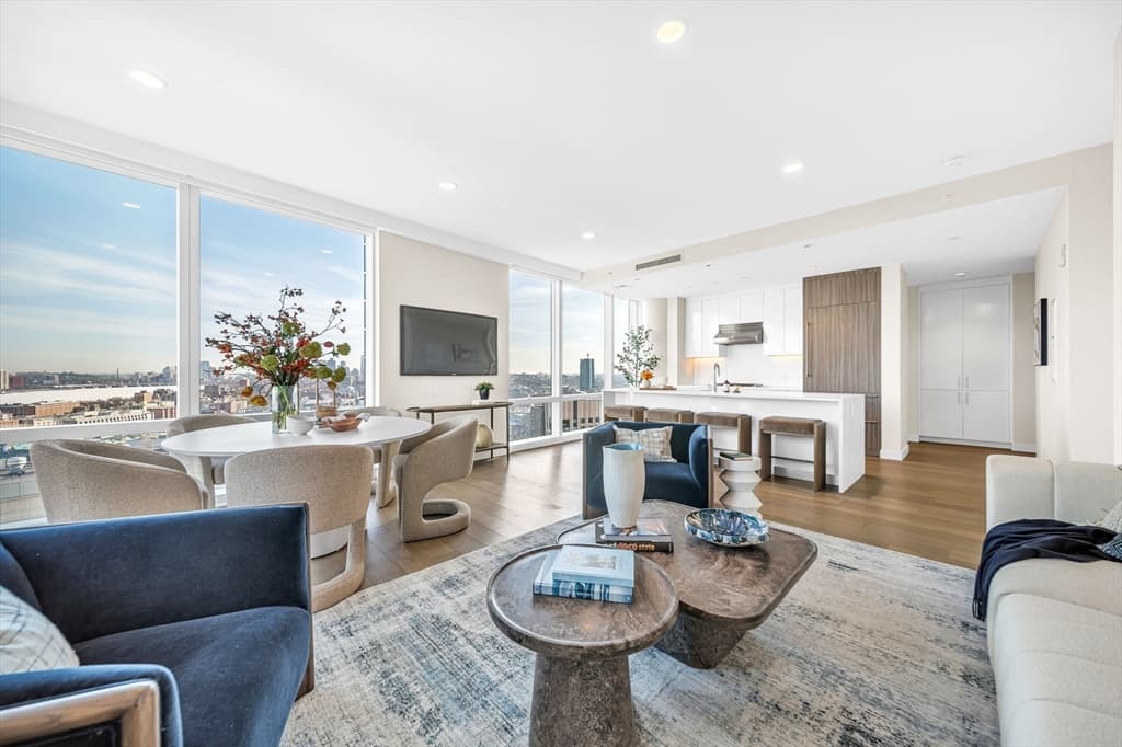 Condominium at 188 Brookline Avenue # 22K, Boston MA 02115, photo 2 of 16