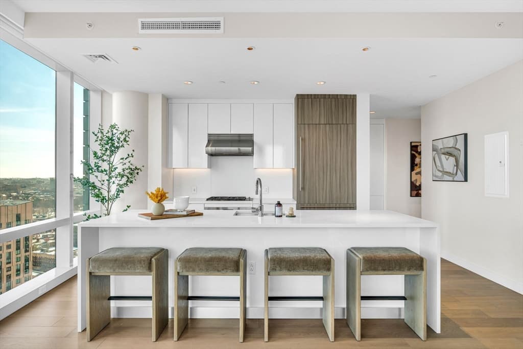 Condominium at 188 Brookline Avenue # 22K, Boston MA 02115, photo 3 of 16