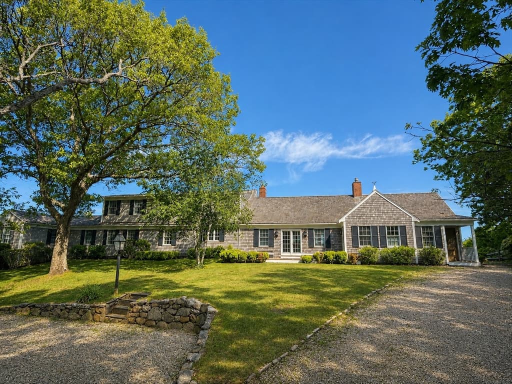 23 Beetle Swamp Road, Edgartown MA 02539