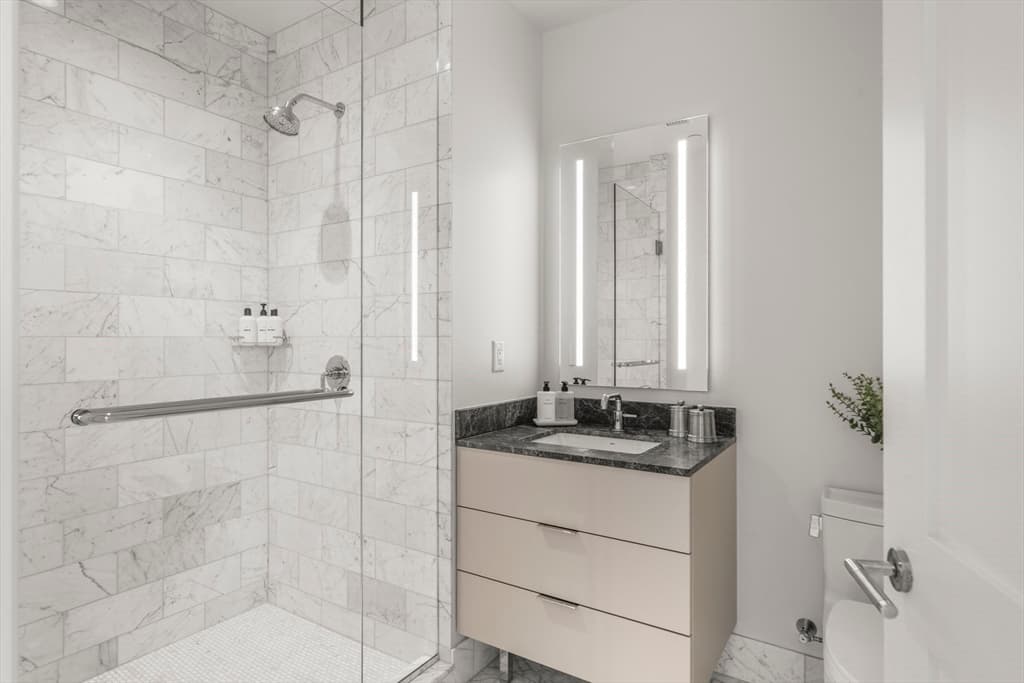 Condominium at 240 Devonshire St # 3701, Boston MA 02110, photo 18 of 40