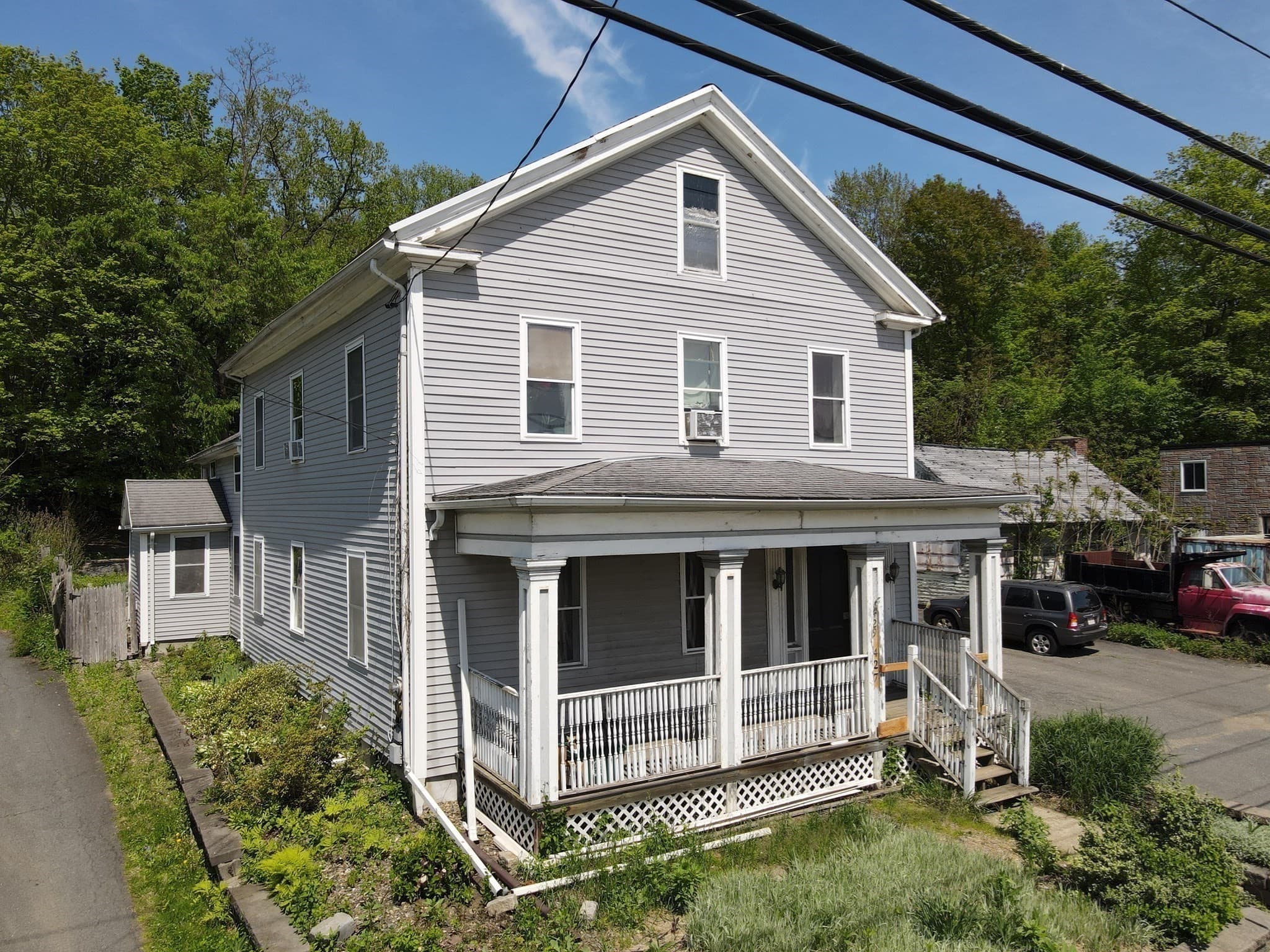 Single Family Residence at 427-429 Deerfield St, Greenfield MA 01301, Greenfield, photo 2 of 21