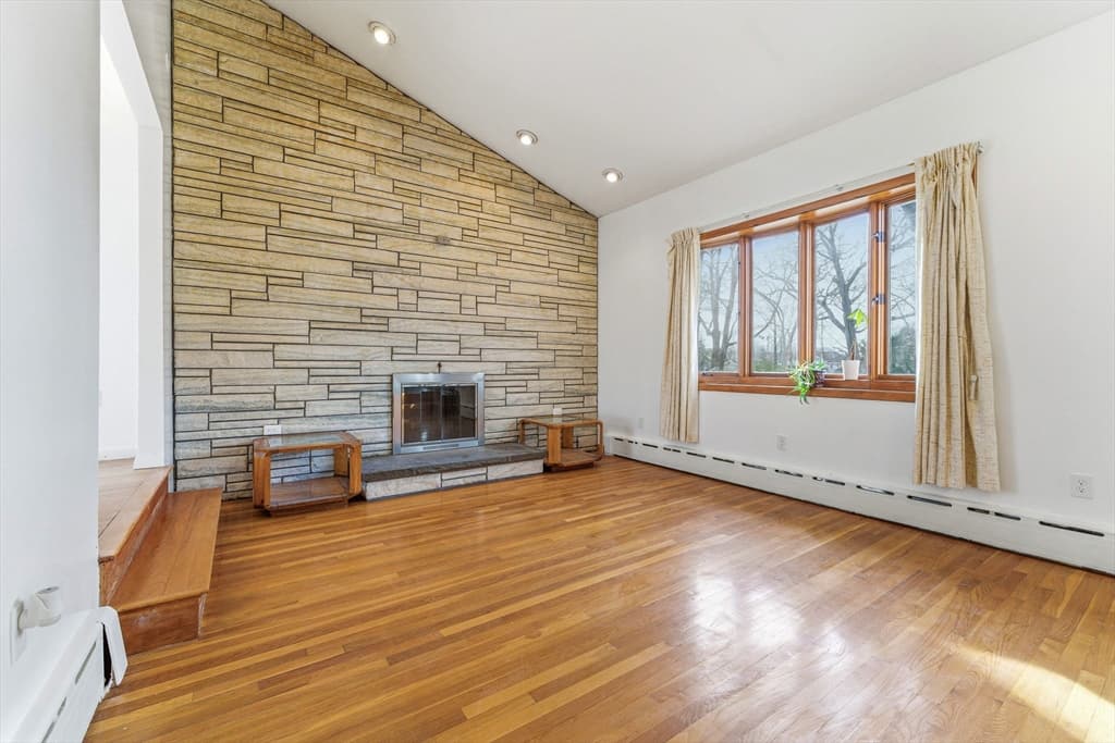 Single Family Residence at 7 Carol St, Stoneham MA 02180, Stoneham, photo 6 of 28