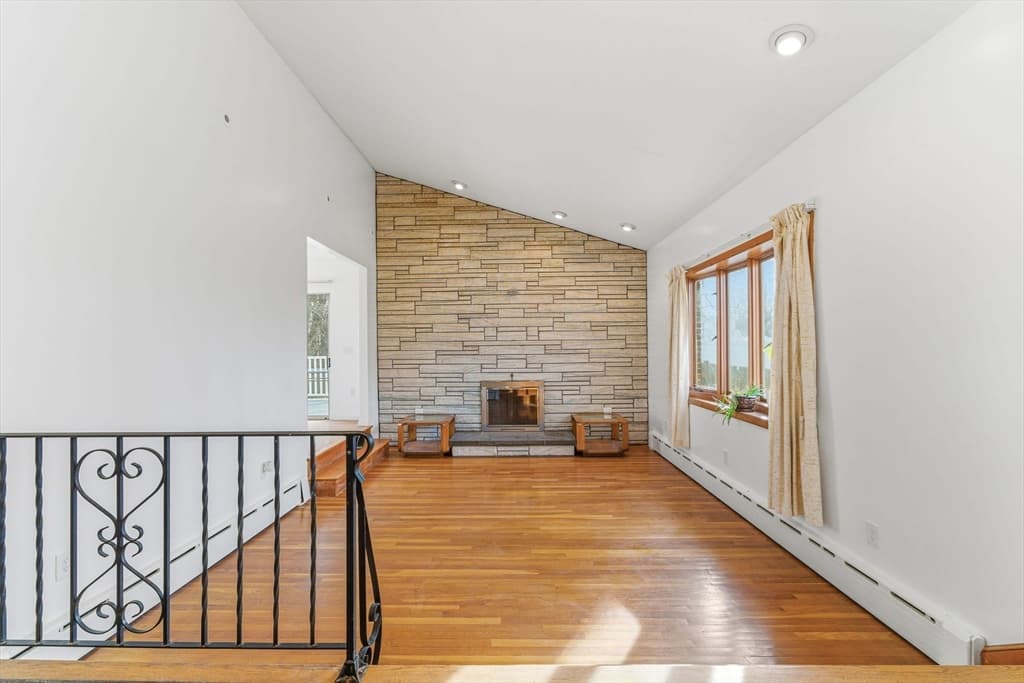 Single Family Residence at 7 Carol St, Stoneham MA 02180, Stoneham, photo 3 of 28