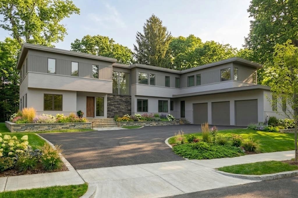 18 Annawan Rd, Newton MA 02468