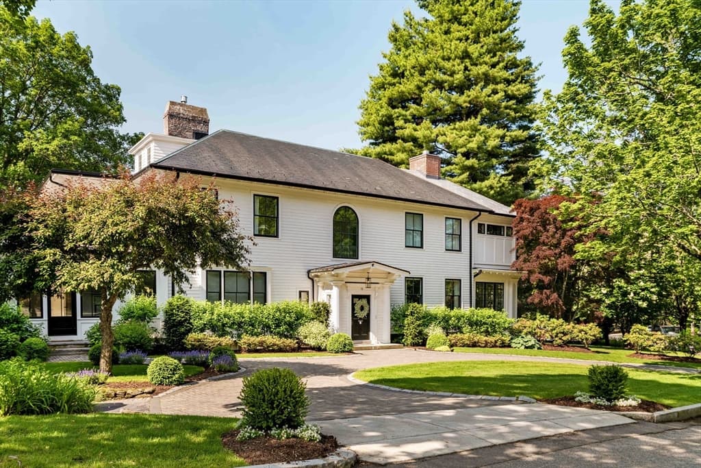15 Farlow Rd, Newton MA 02458