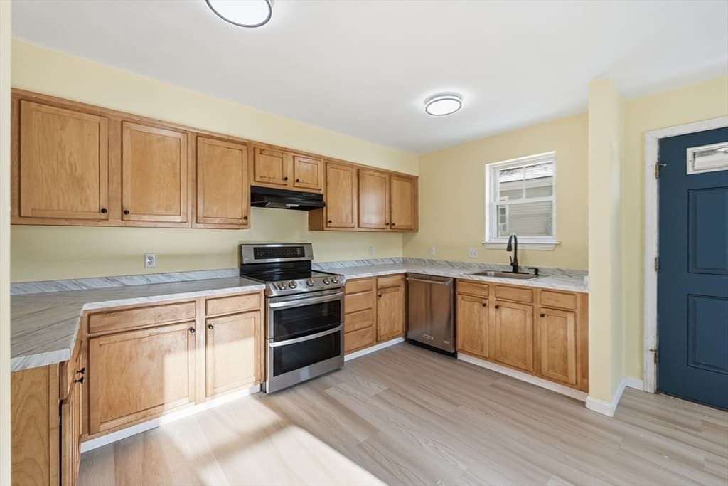 200 Beacon St, Worcester MA 01610 photo 4