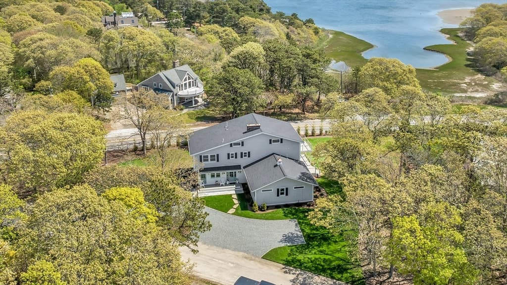 531 Menauhant Rd, Falmouth MA 02536 photo 3