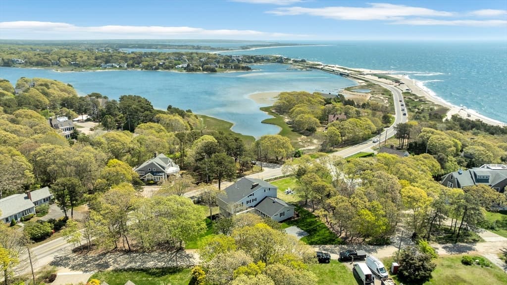 531 Menauhant Rd, Falmouth MA 02536 photo 4