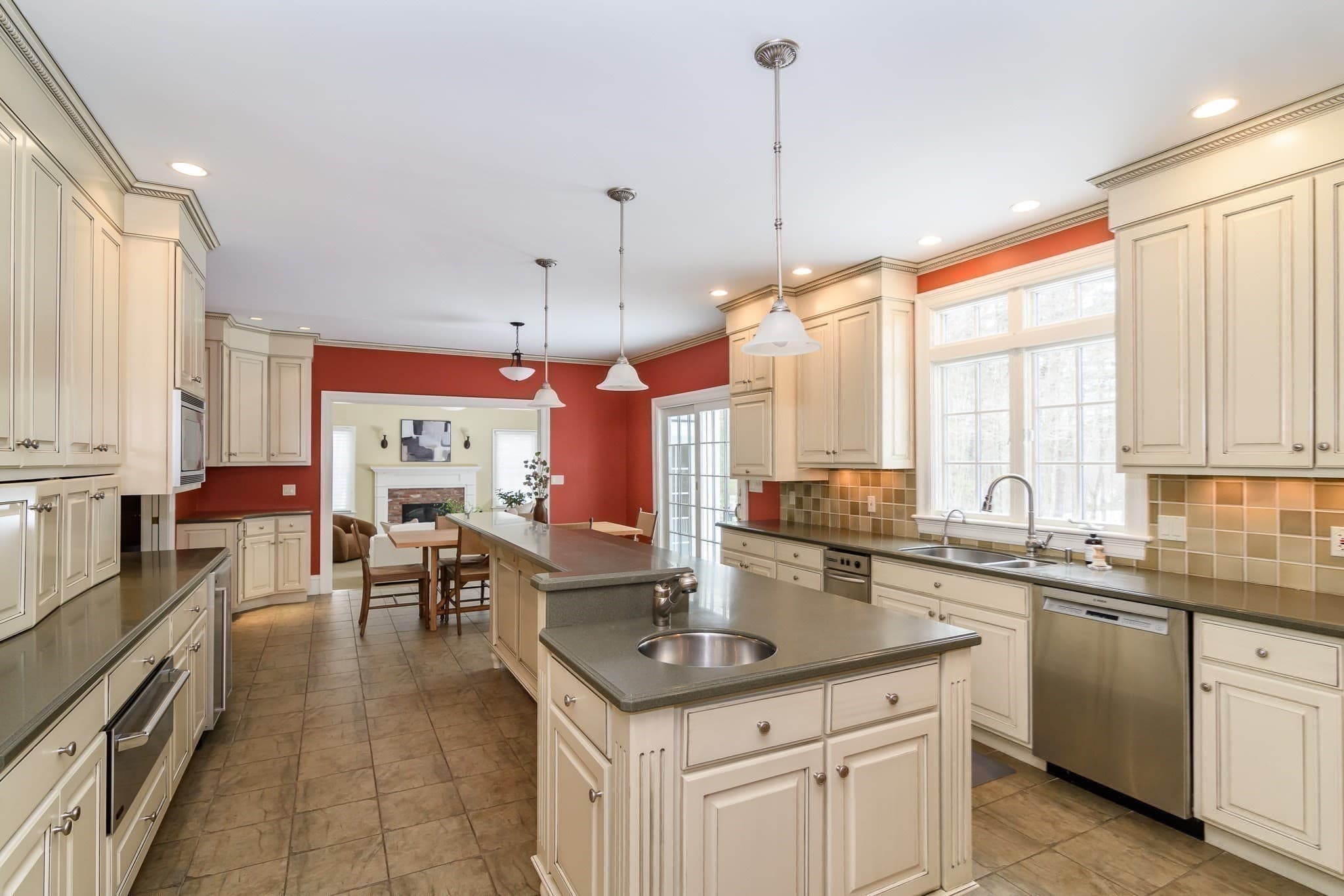 Single Family Residence at 19 Skyview Lane, Sudbury MA 01776, photo 10 of 21