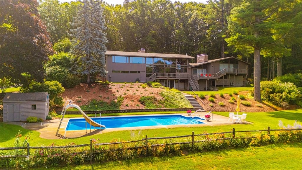 1090 North Road, Carlisle MA 01741