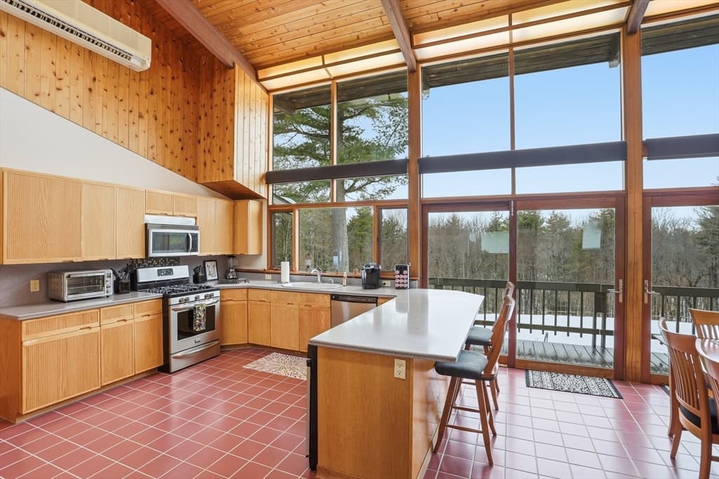 1090 North Road, Carlisle MA 01741 photo 5