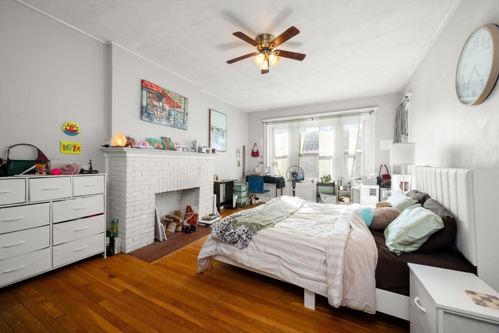 Condominium at 1263 Commonwealth Ave # 4, Boston MA 02134, photo 5 of 17