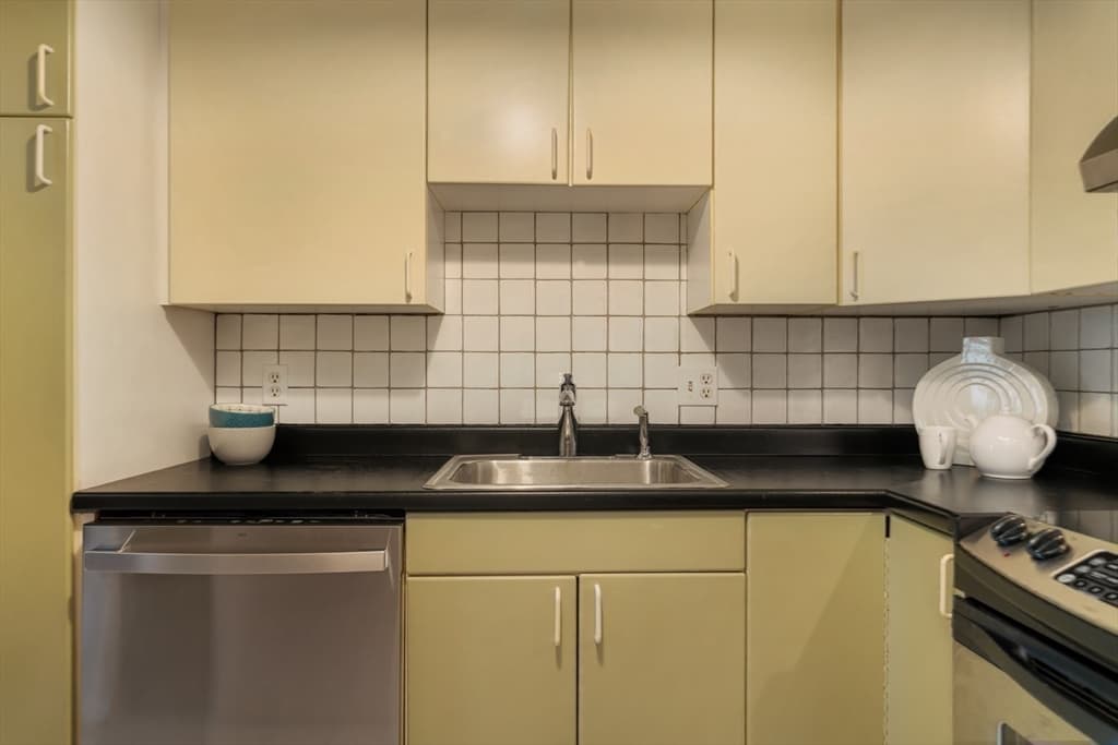 Condominium at 287 Harvard Street # 60, Cambridge MA 02139, Cambridge, photo 9 of 18