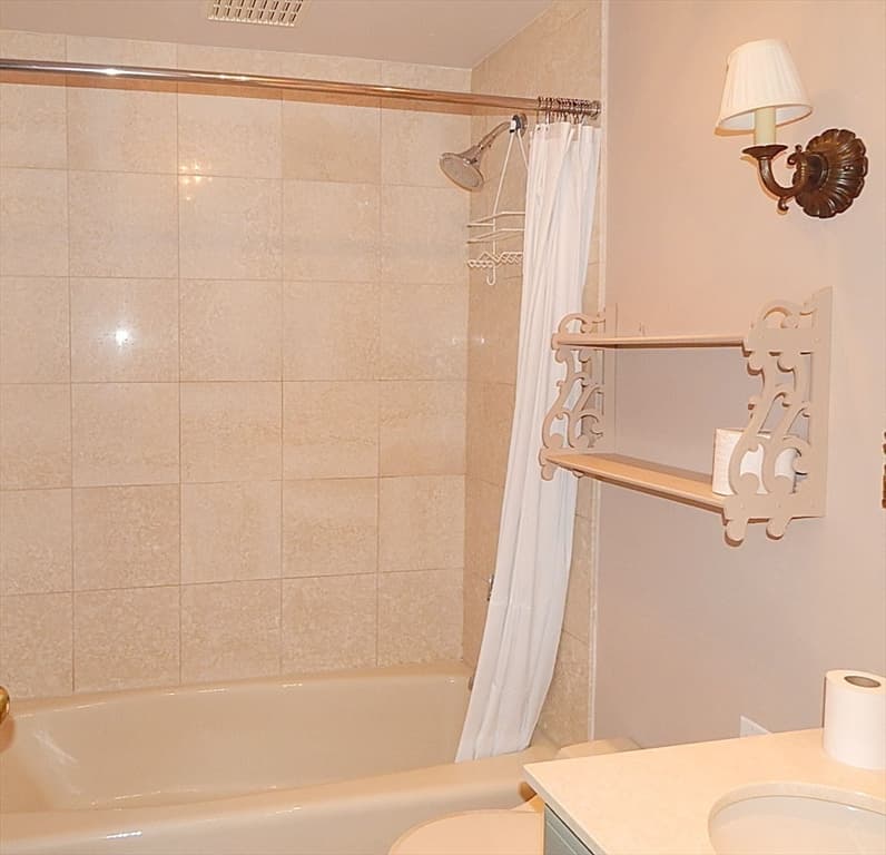 Condominium at 10 Rogers # 211, Cambridge MA 02142, Cambridge, photo 4 of 12