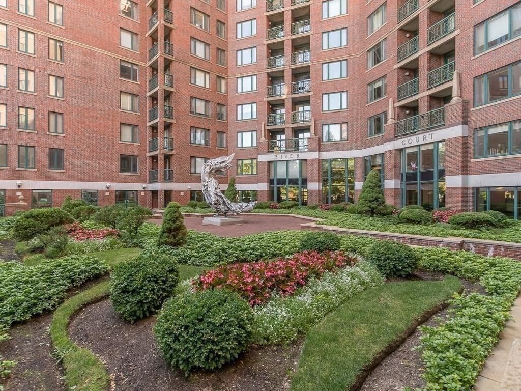 Condominium at 10 Rogers # 211, Cambridge MA 02142, Cambridge, photo 8 of 12