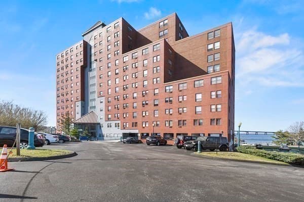 750 Davol St # 321, Fall River MA 02720