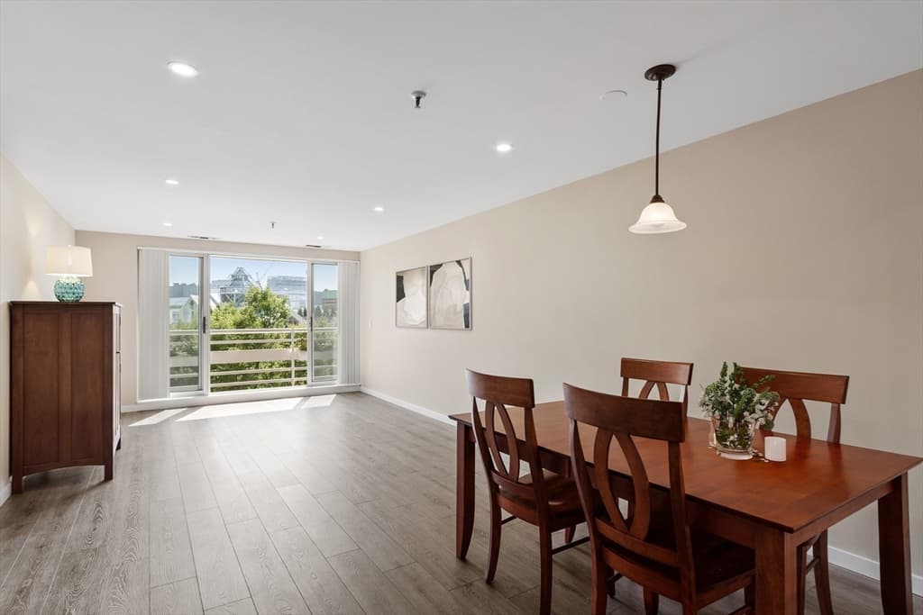 Condominium at 4 Canal Park # 609, Cambridge MA 02141, Cambridge, photo 5 of 26