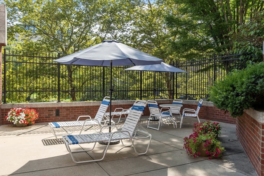 Condominium at 4 Canal Park # 609, Cambridge MA 02141, Cambridge, photo 20 of 26