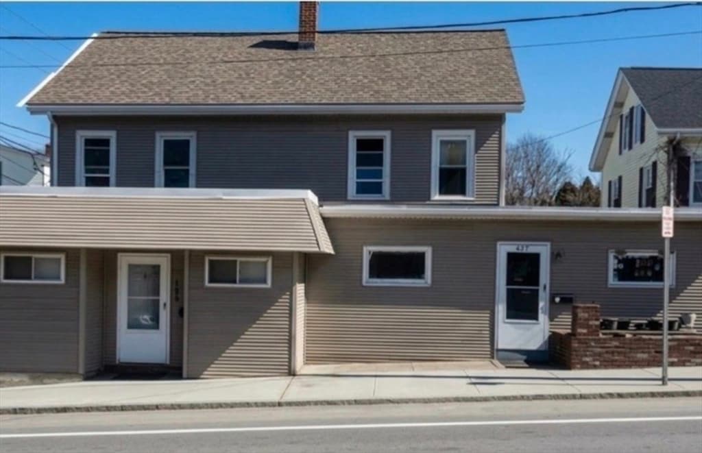 407-409 Broad St, Cumberland RI 02864