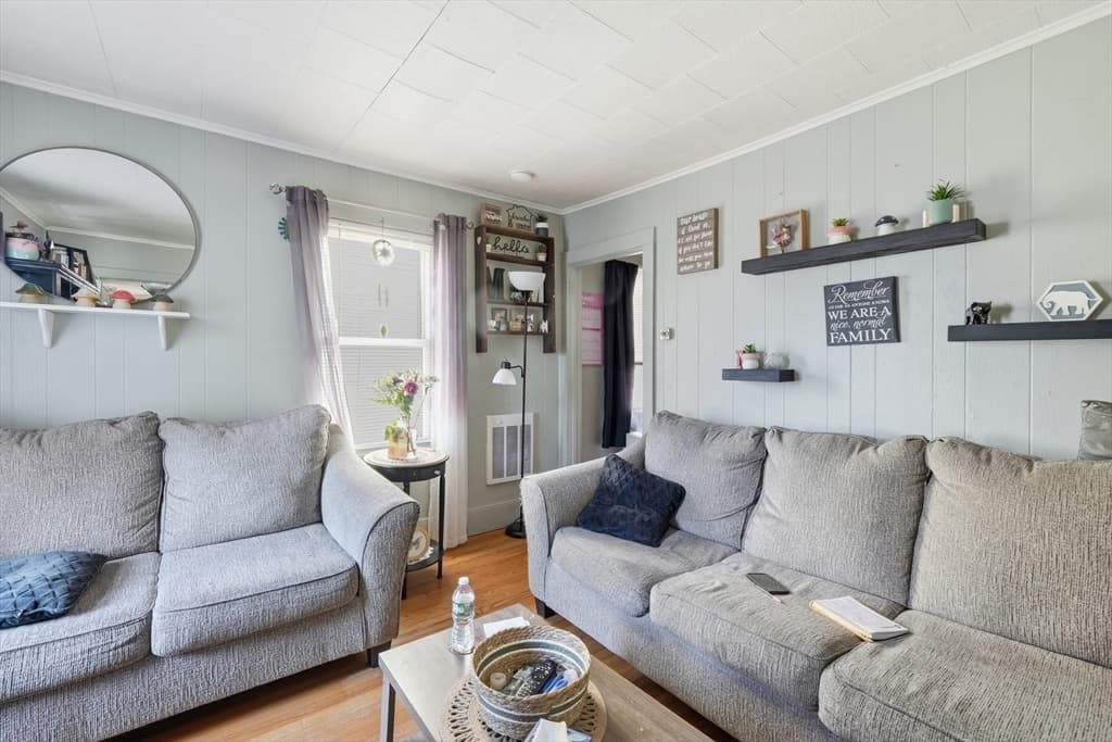 22 Vigeant St, Ware MA 01802 photo 4