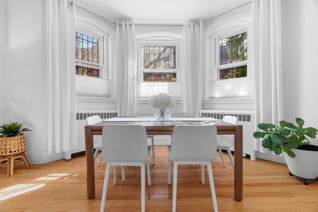 Condominium at 286 Beacon St # 1, Boston MA 02116, photo 11 of 30