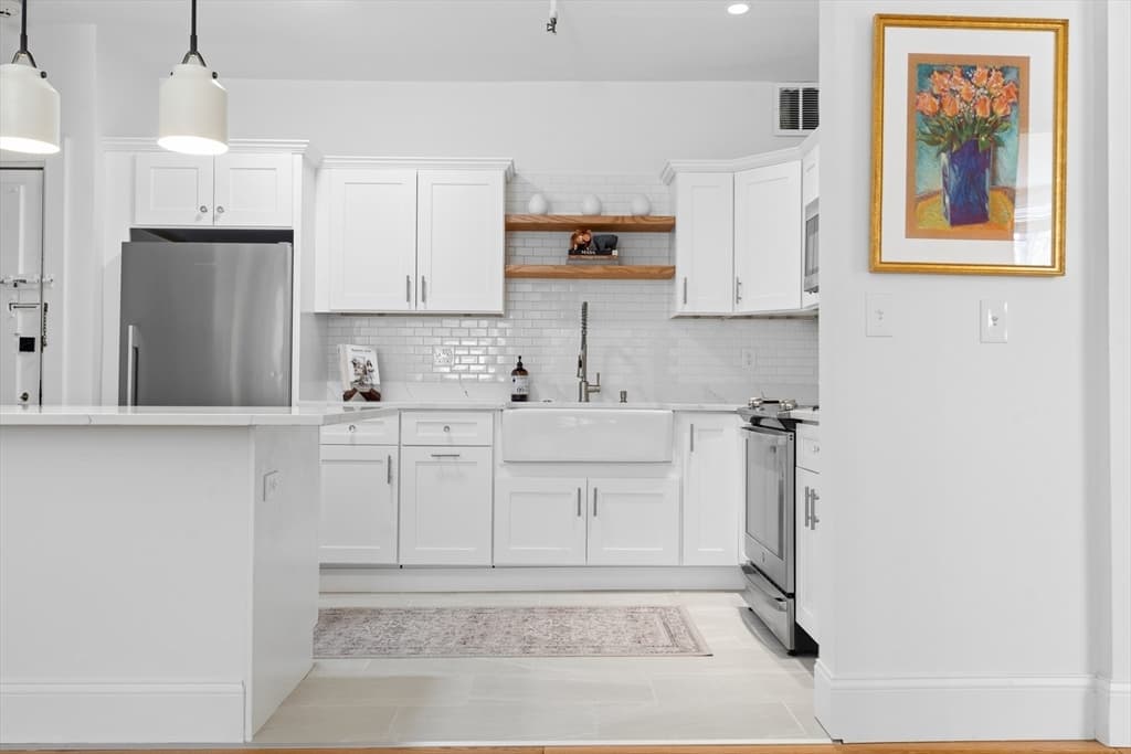 Condominium at 286 Beacon St # 1, Boston MA 02116, photo 8 of 30
