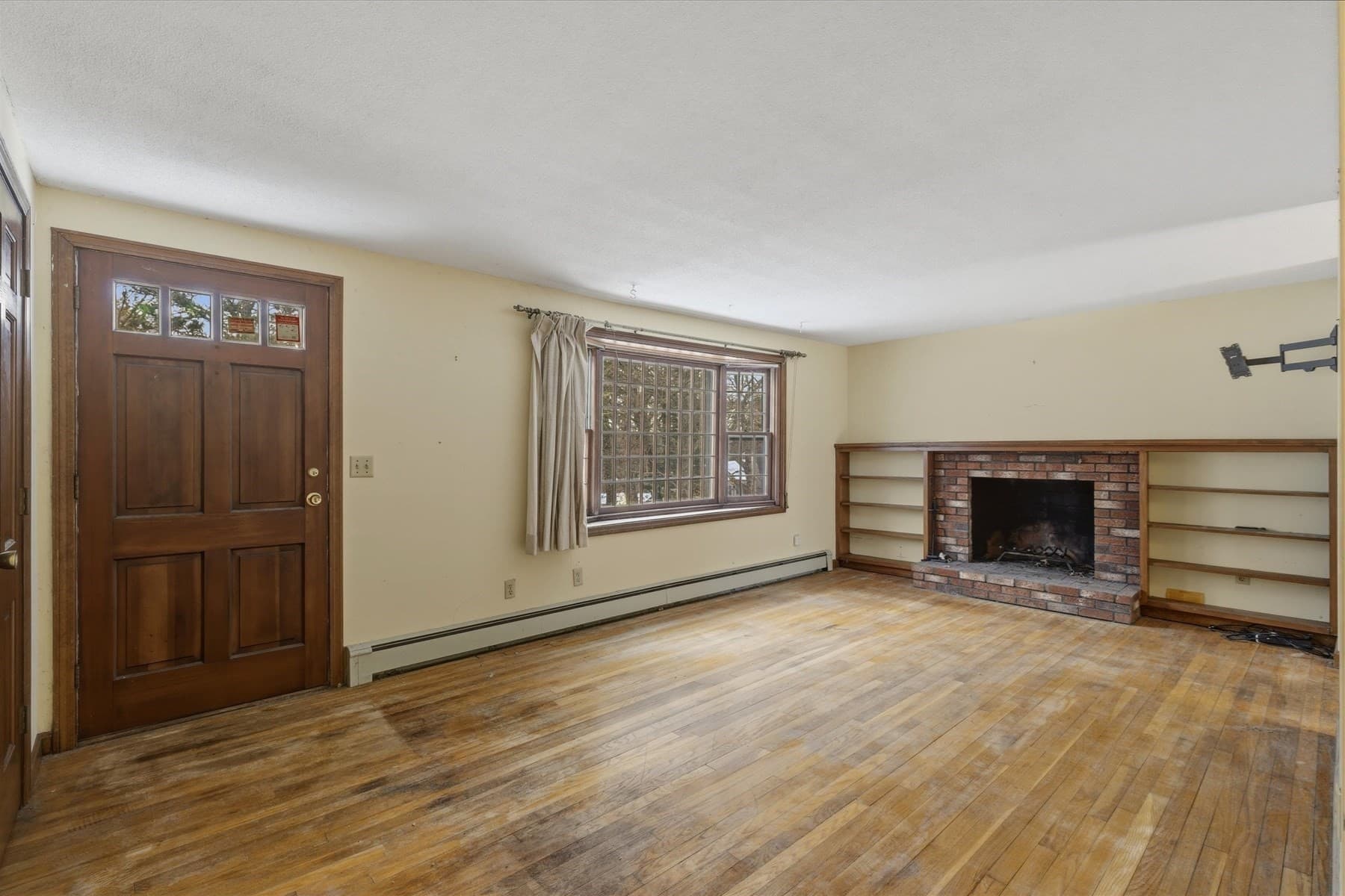 Single Family Residence at 36 Lakewood Dr, Harwich MA 02645, photo 4 of 28