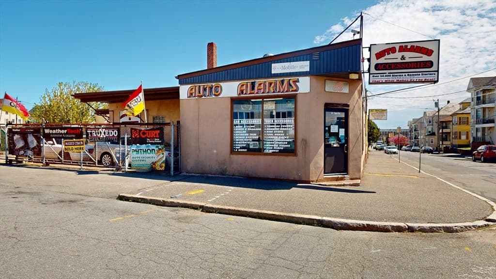 101 Nash Rd, New Bedford MA 02746 photo 2