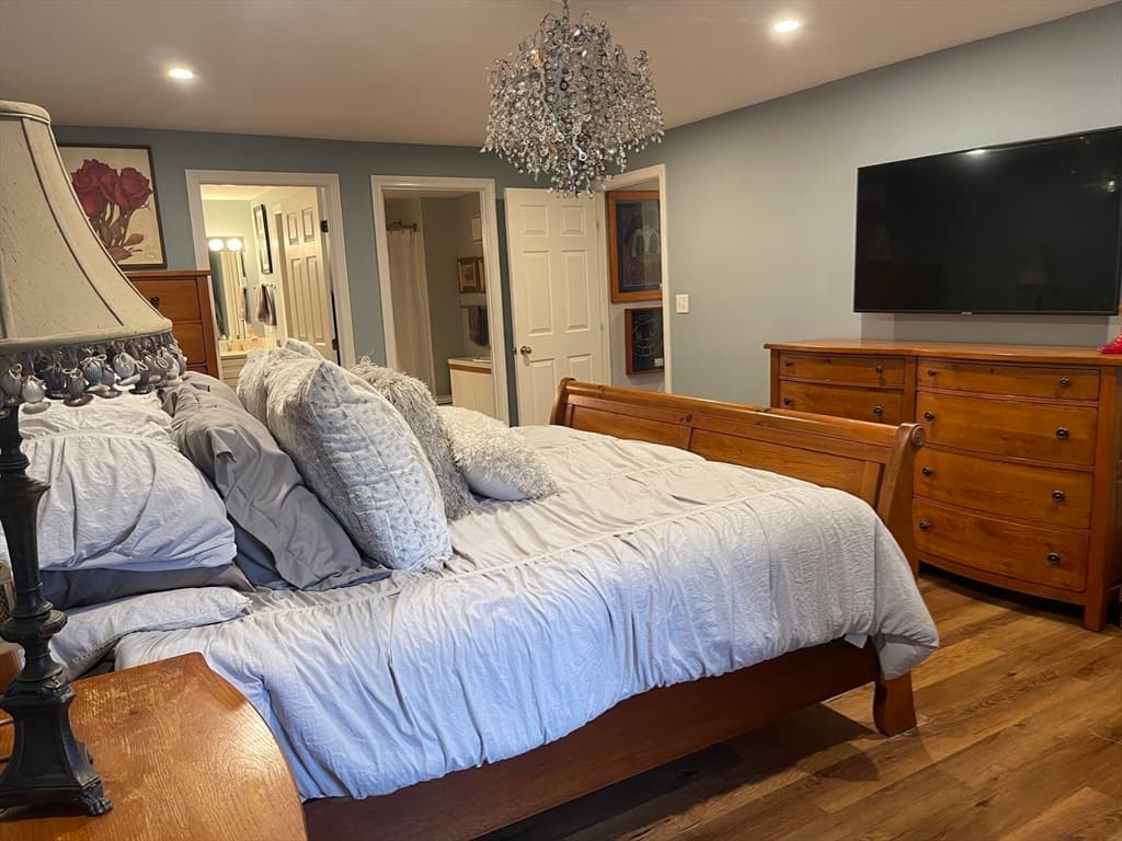 Condominium at 100 Ledgewood Dr # 410, Stoneham MA 02180, Stoneham, photo 17 of 28