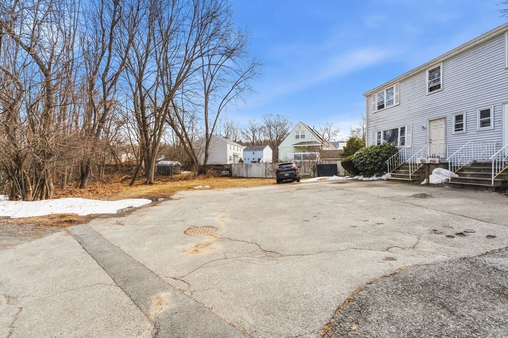 11 Harmony Ln, Framingham MA 01702 photo 3