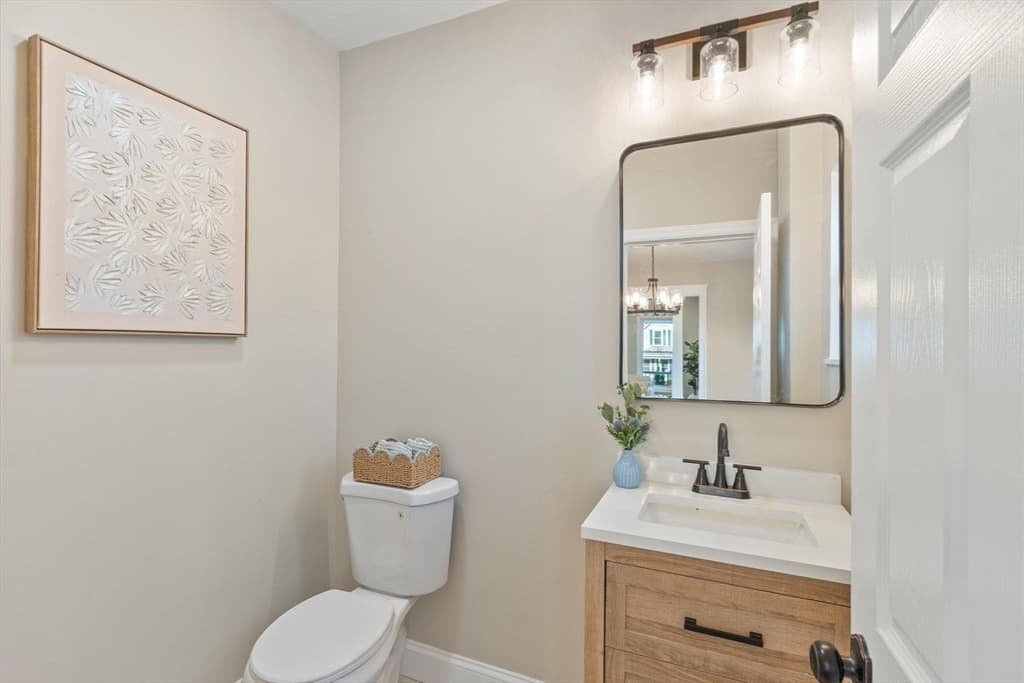 Single Family Residence at 328 Oxford St N, Auburn MA 01501, photo 17 of 28