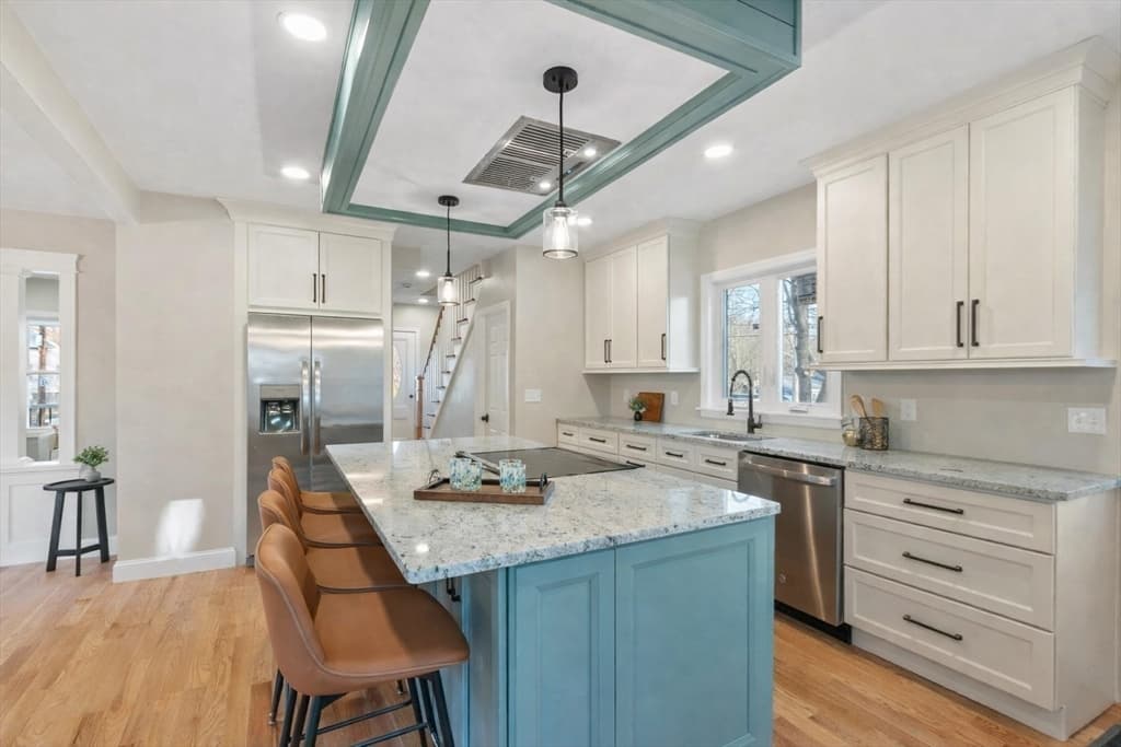 Single Family Residence at 328 Oxford St N, Auburn MA 01501, photo 18 of 28