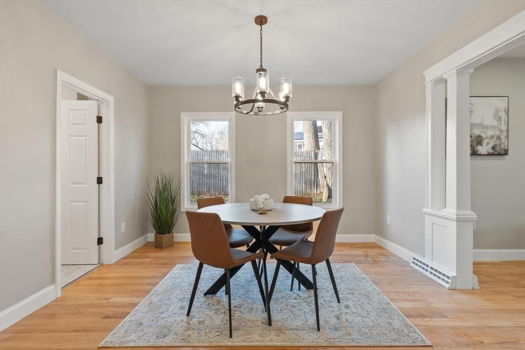 Single Family Residence at 328 Oxford St N, Auburn MA 01501, photo 15 of 28
