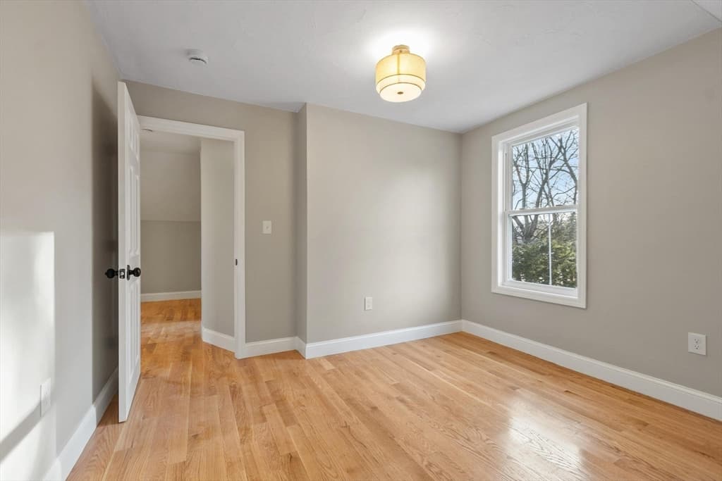 Single Family Residence at 328 Oxford St N, Auburn MA 01501, photo 21 of 28