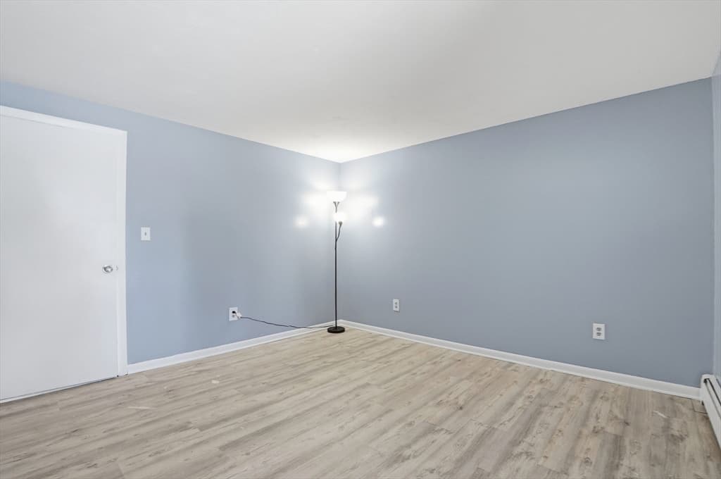 Single Family Residence at 612 Drift Rd, Westport MA 02790, photo 14 of 26