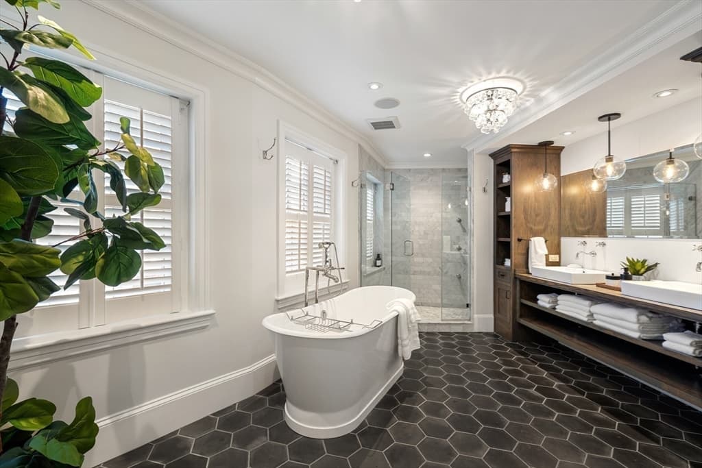 Single Family Residence at 6 West Hill Place, Boston MA 02114, photo 14 of 27