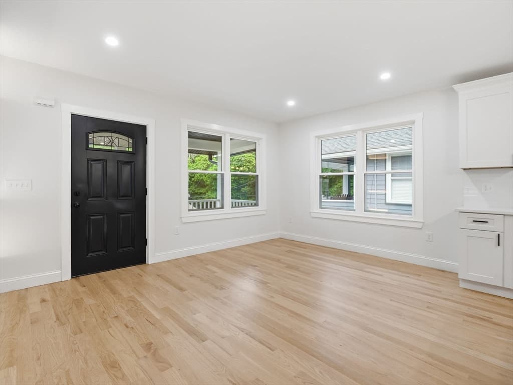 Single Family Residence at 23 Murray Hill Rd, Medford MA 02155, photo 8 of 22
