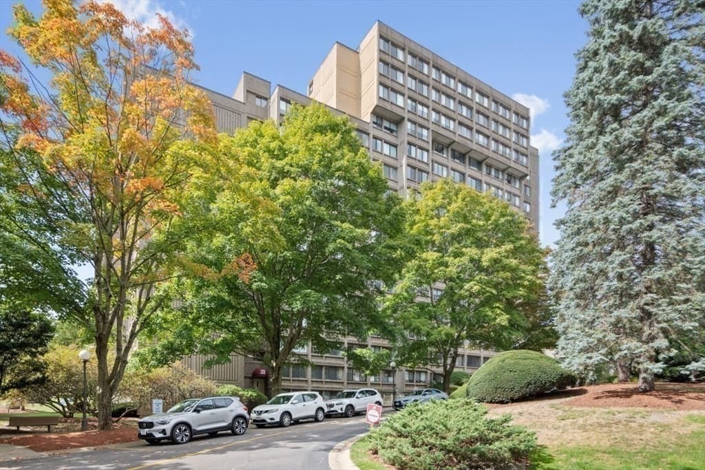 Condominium at 250 Hammond Pond Parkway # 1111S, Newton MA 02467, Newton, photo 27 of 28