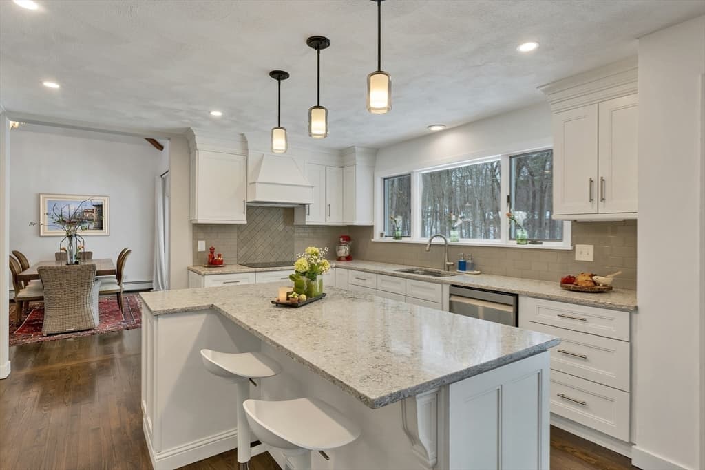 Single Family Residence at 16 Fox Run Lane, Salem NH 03079, Salem, photo 12 of 42