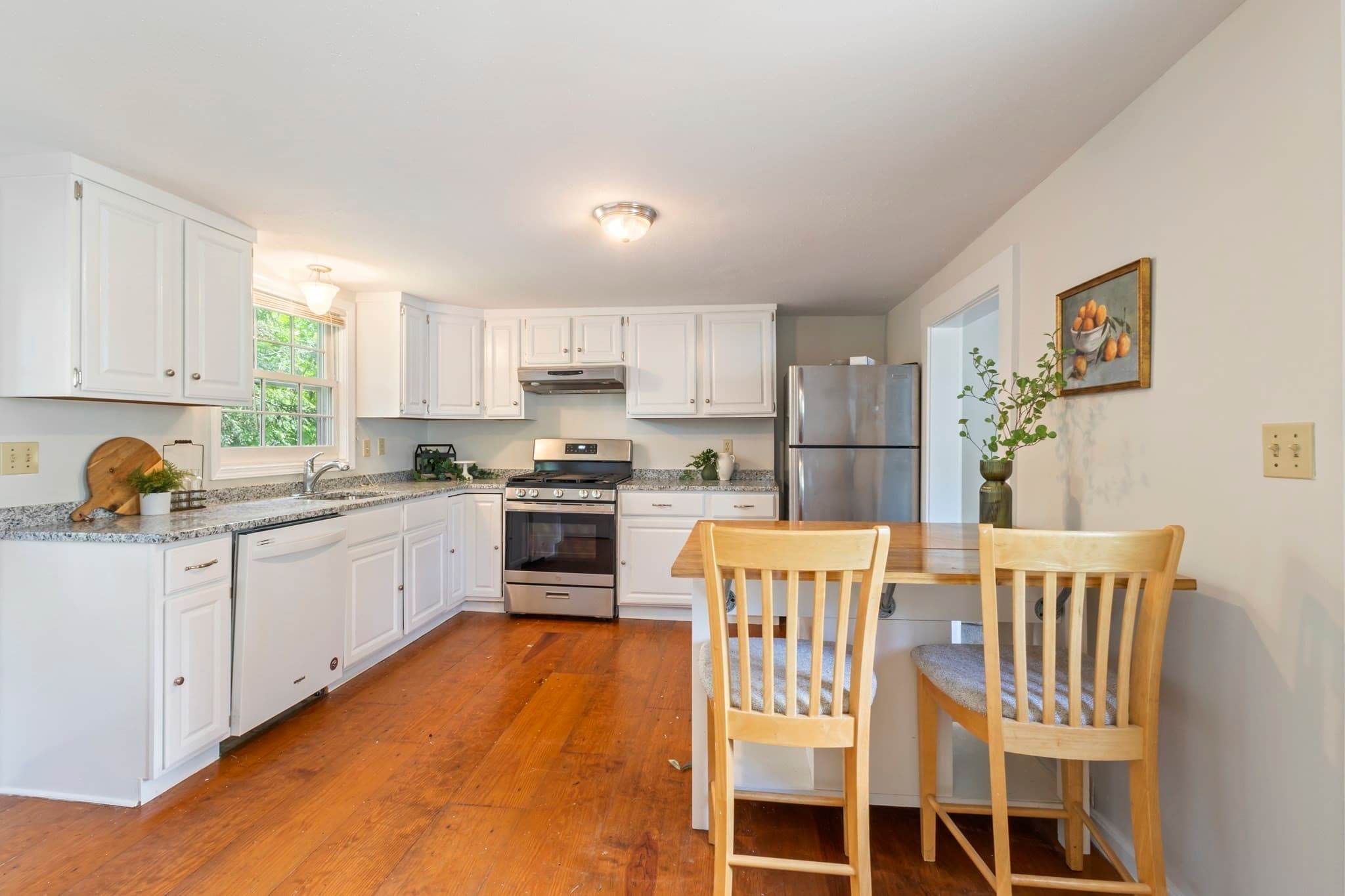 Multi Family at 191-193 South St, Hingham MA 02043, photo 3 of 42