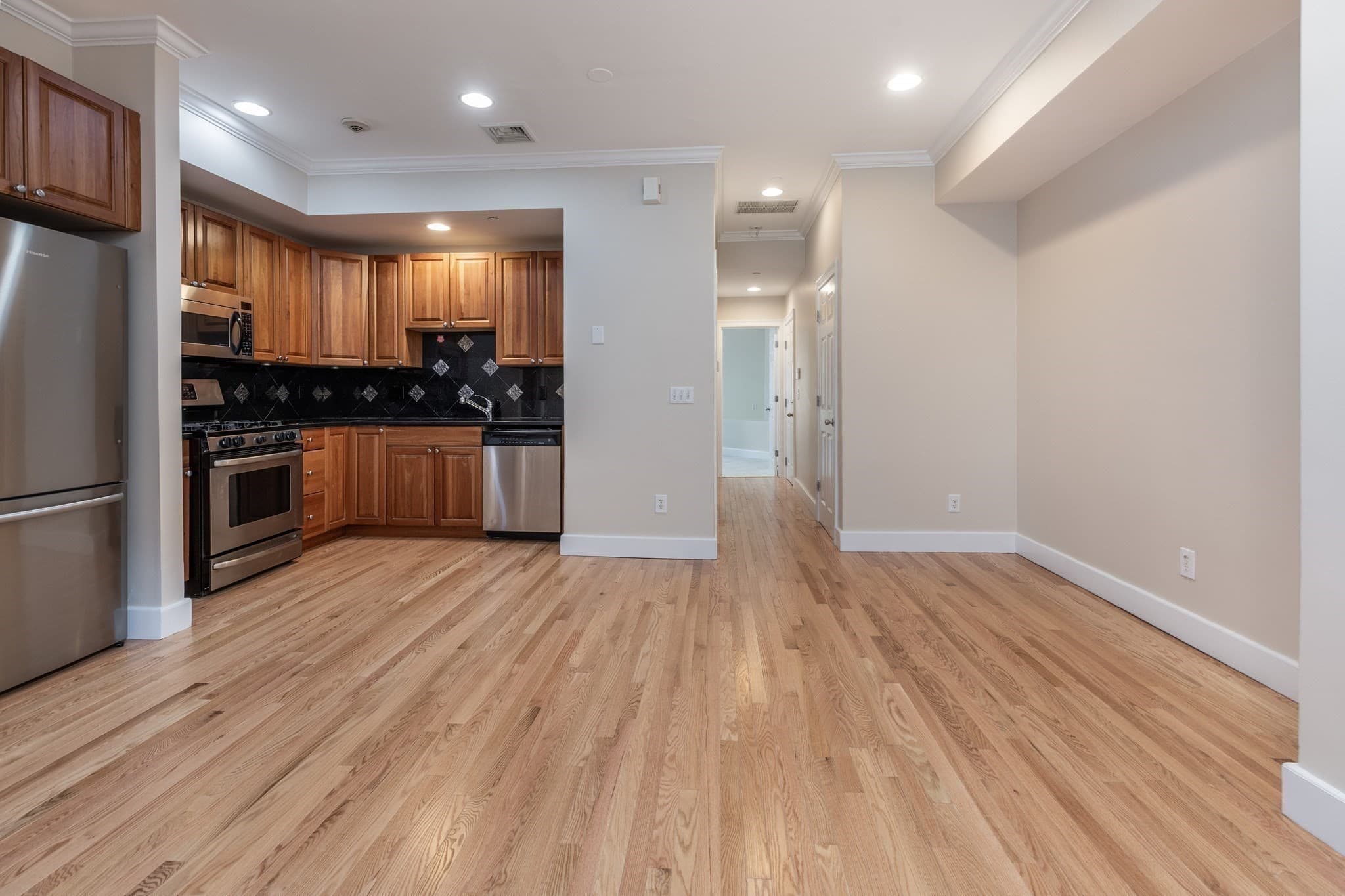 Condominium at 82 E Brookline St # 1, Boston MA 02118, photo 6 of 14