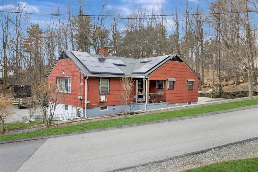 Single Family Residence at 222 Walnut St, Saugus MA 01906, photo 2 of 41