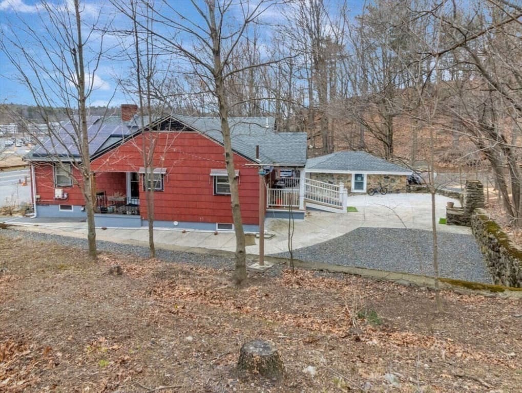 Single Family Residence at 222 Walnut St, Saugus MA 01906, photo 5 of 41