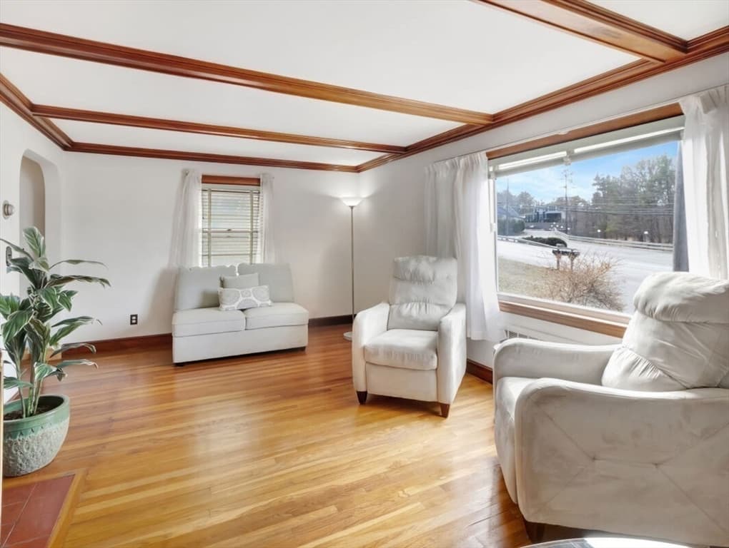 Single Family Residence at 222 Walnut St, Saugus MA 01906, photo 9 of 41