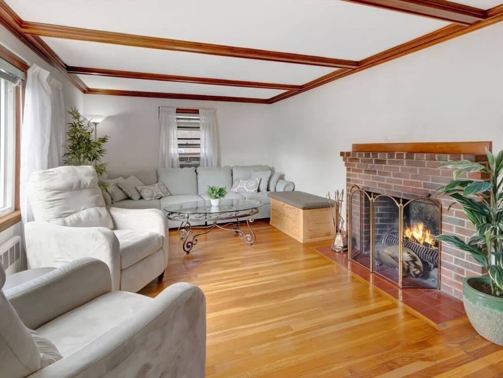 Single Family Residence at 222 Walnut St, Saugus MA 01906, photo 11 of 41
